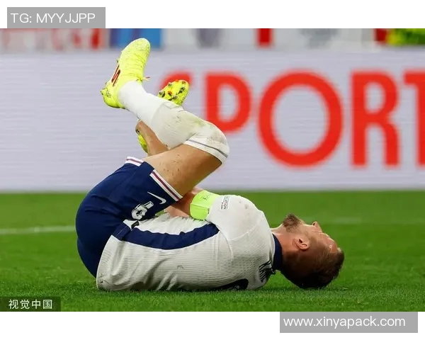 足球明星手势的魅力瞬间展现与背后故事解析